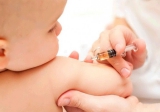 Tiêm ngừa vắc-xin tại Bệnh viện Quận 4